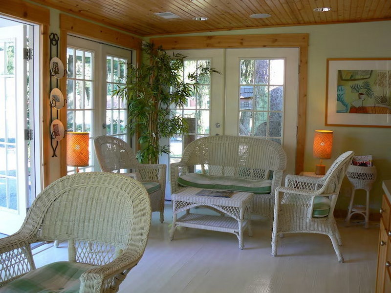 Pines Motor Lodge & Retro Gift Gallery - From Web Listing (newer photo)